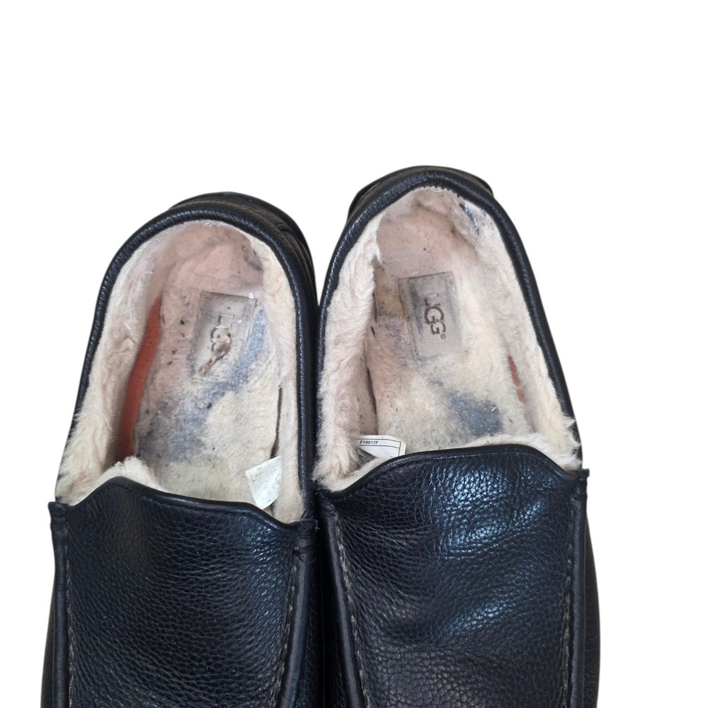 UGG Ascot Mens 12 Black Leather Shearling Lined Moccasin Slippers 5379E - Picture 3 of 16